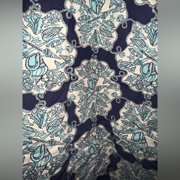 Lilly Pulitzer Blue and White Sleeveless shift dress. Very pretty and flattering - Picture 3 of 8